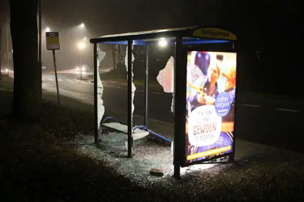 Opnieuw bushokjes vernield in Bargeres — foto 1 van 2