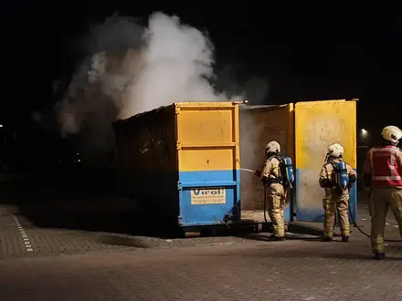 Containerbrand in Klazinaveen — foto 1 van 2