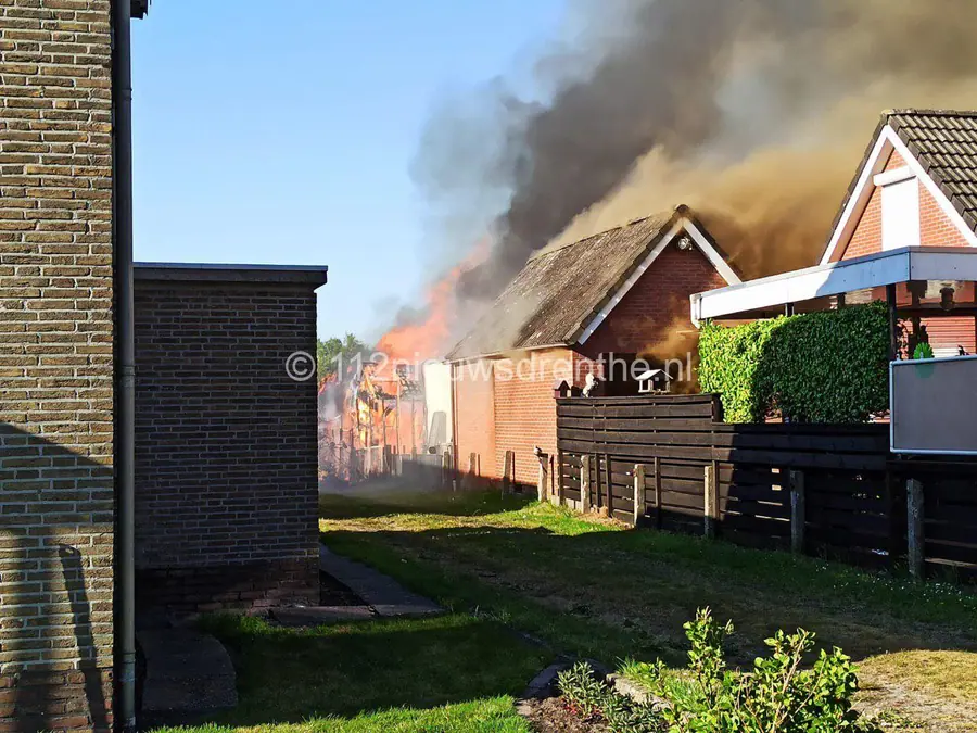 Schuurbrand in Klazienaveen onder controle [update]