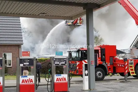 Asbest vrij bij grote brand in Nieuw-Weerdinge [update: brand meester] — foto 4 van 5