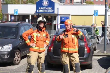Grote brand bij snackbar in Emmen onder controle — foto 5 van 6