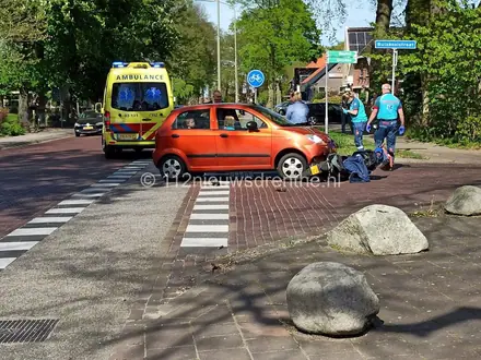 Scooterrijder aangereden door automobilist in Emmen — foto 1 van 2