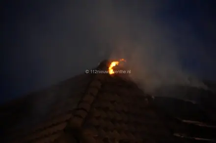 Update: Vier woningen onbewoonbaar verklaard na grote brand in Veenoord — foto 9 van 12