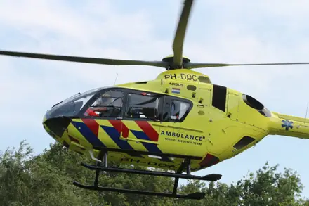 Persoon te water bij zwemplas Moekesgat in Ter Apel overleden — foto 7 van 8