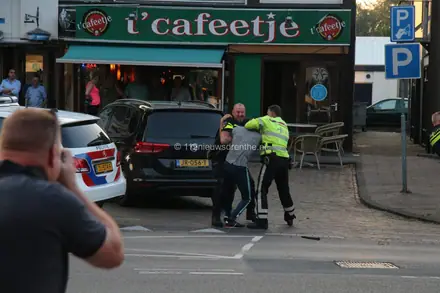 Twee personen aangehouden na vechtpartij in kroeg in Emmen [Video] — foto 7 van 12