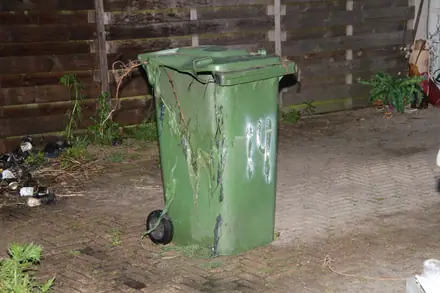 Brandweer blust container aan de Torflang — foto 5 van 6