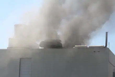 Brand bij DOC Kaas Hoogeveen onder controle [Video] — foto 10 van 12