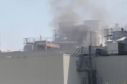 Brand bij DOC Kaas Hoogeveen onder controle [Video] — foto 6 van 12
