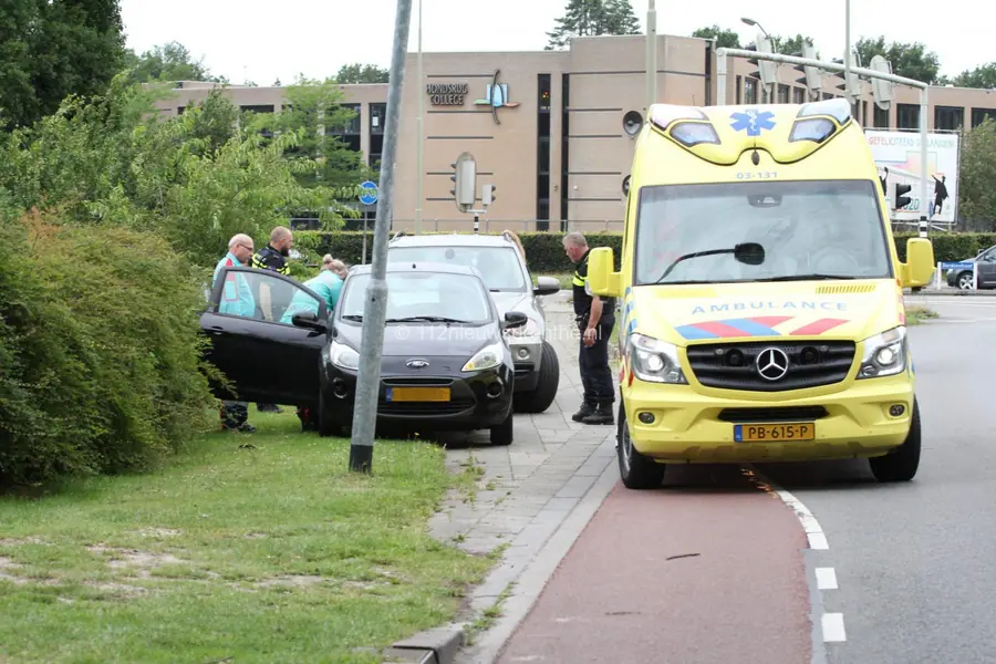 Blikschade bij kop-staart botsing in Emmen