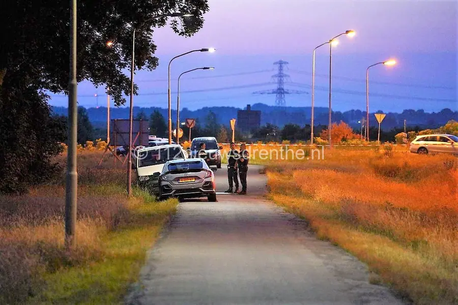 Politie vindt overleden persoon langs rondweg Emmen