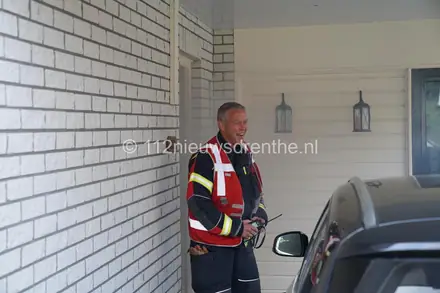Brandweer Emmer-Compascuum neemt op een ludieke manier afscheid van collega — foto 4 van 12