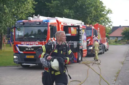 Brandweer Emmer-Compascuum neemt op een ludieke manier afscheid van collega — foto 1 van 12