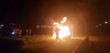 Brand in Dixi aan de Sneeuwuil in Emmen — foto 1 van 2