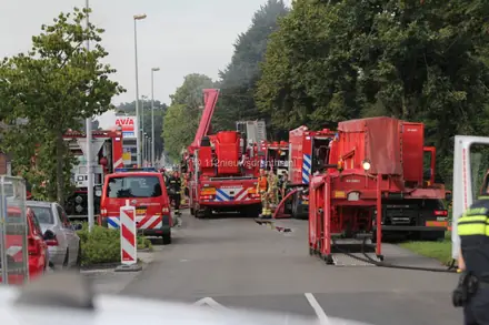 Grip 1 bij zeer grote brand in Valthermond — foto 3 van 6