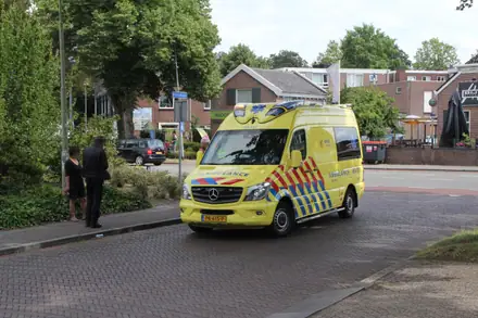 Scooter en bestelbus botsen in Emmen — foto 6 van 10