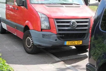 Scooter en bestelbus botsen in Emmen — foto 3 van 10