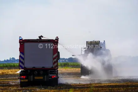 Grote brand op twee akkers in Emmer-Compascuum — foto 2 van 12