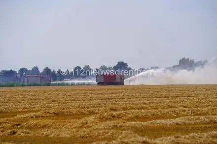 Grote brand op twee akkers in Emmer-Compascuum — foto 11 van 12