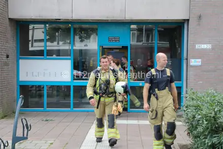 Brandweer rukt uit voor melding gaslekkage in Emmen — foto 5 van 5