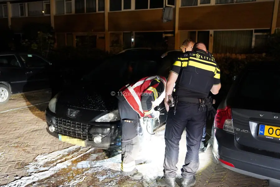 Brandstichting op autoband van voertuig in Emmen