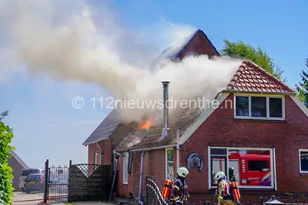Forse schade na woningbrand in Klazienaveen — foto 1 van 8