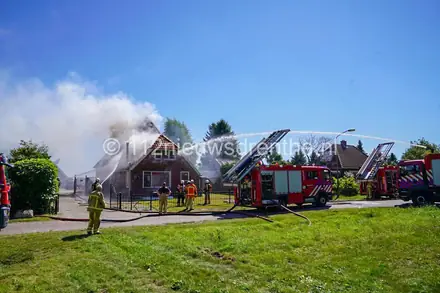 Forse schade na woningbrand in Klazienaveen — foto 7 van 8