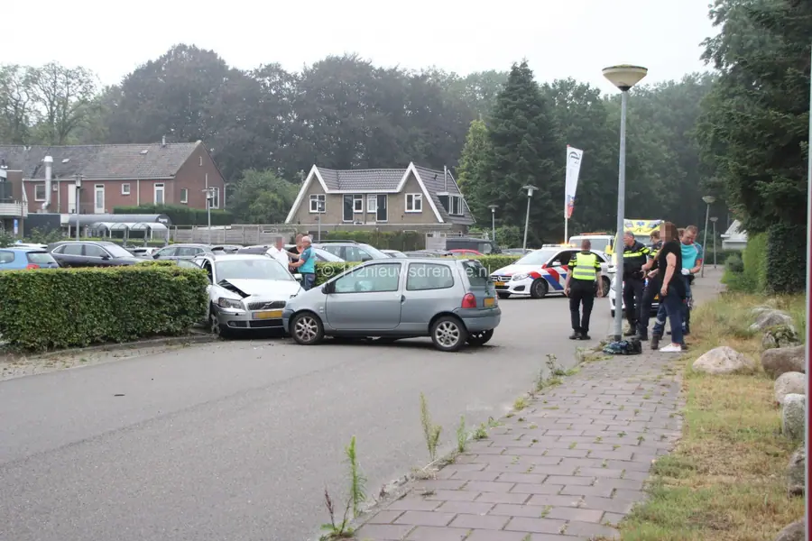 Automobilist gewond bij aanrijding in Emmen