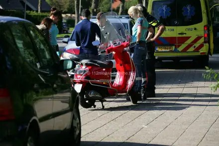 Scooterrijder gewond bij ongeval in Emmen — foto 2 van 4