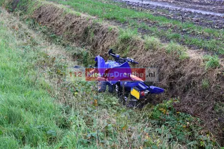 Jonge vrouw raakt gewond bij ongeval met Quad in Gasselte — foto 2 van 4