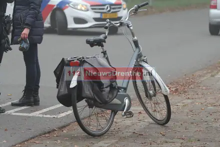 Fietsster gewond door aanrijding in Emmen — foto 3 van 3