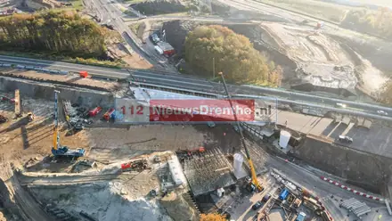 Nieuw brugdeel gelegd voor knooppunt Emmen-West — foto 4 van 5