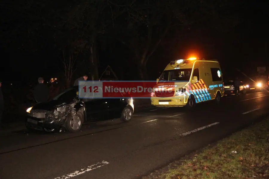 Kopstaartbotsing op Peelstraat in Erica: twee gewonden