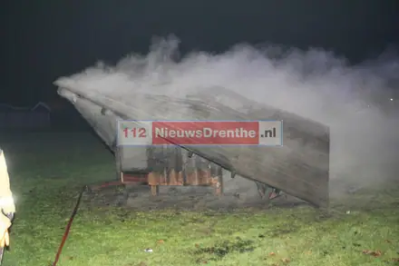 Keet brand volledig uit in Emmer-Compascuum — foto 6 van 8