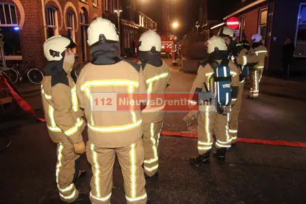 Twee gewonden bij woningbrand in Coevorden — foto 3 van 12