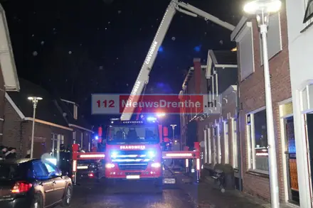 Twee gewonden bij woningbrand in Coevorden — foto 6 van 12