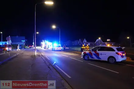 Auto raakt te water in Emmer-Compascuum — foto 1 van 10
