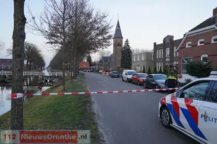 Weg in Emmer-Compascuum afgesloten na vondst mogelijk explosief — foto 4 van 8