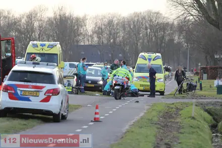 Twee meisjes overleden na ernstig verkeersongeluk bij Coevorden — foto 1 van 2
