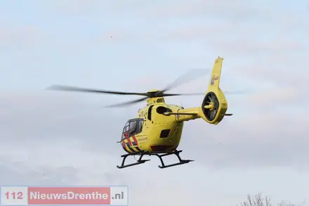 Gewonden bij botsing tussen scooters in Emmen — foto 7 van 11