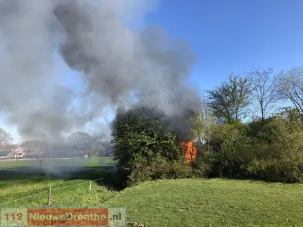 Schuurtje verwoest door brand in Coevorden — foto 3 van 4