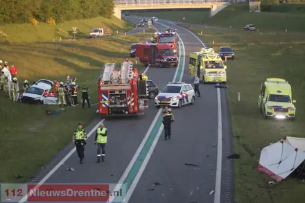 Meerdere doden bij zwaar ongeluk op de N34 bij Borger — foto 4 van 12