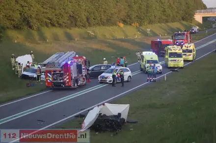 Meerdere doden bij zwaar ongeluk op de N34 bij Borger — foto 7 van 12