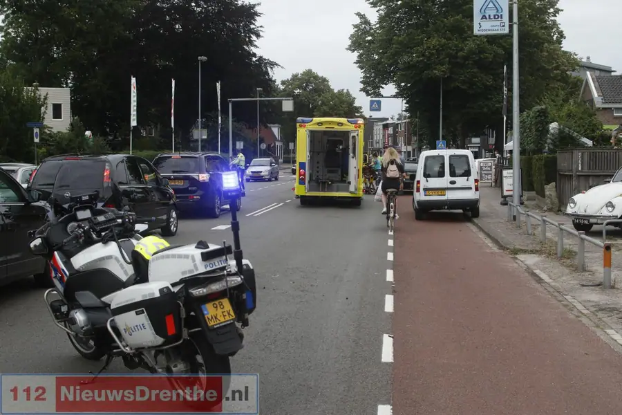 Kop-staartbotsing op de Weerdingerstraat in Emmen. Automobilist raakt gewond door harde klap