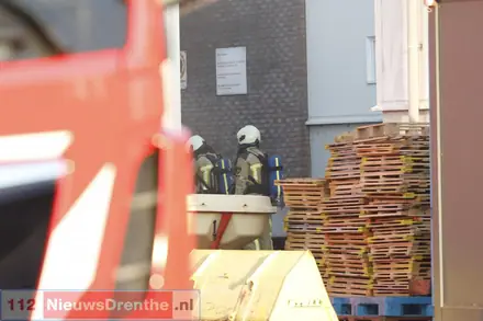 Brand in bedrijfsgebouw in Emmen — foto 4 van 4