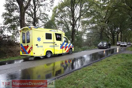 Twee auto’s raken total loss bij kop-staartbotsing tussen Weerdinge en Valthe — foto 2 van 3
