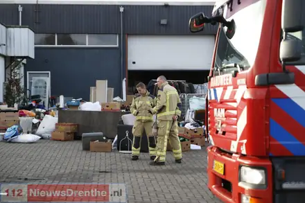 Gaslucht bij kringloopwinkel aan de Industrieweg in Veenoord — foto 1 van 2