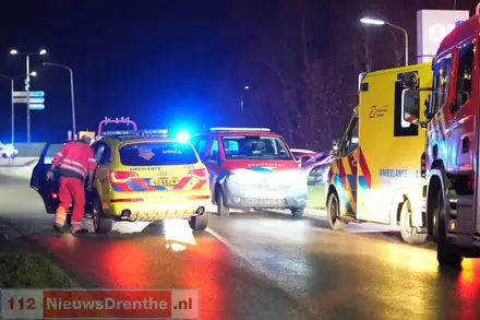 Auto op de kop in de sloot in Ter Apel, 77-jarige man overleden — foto 4 van 7