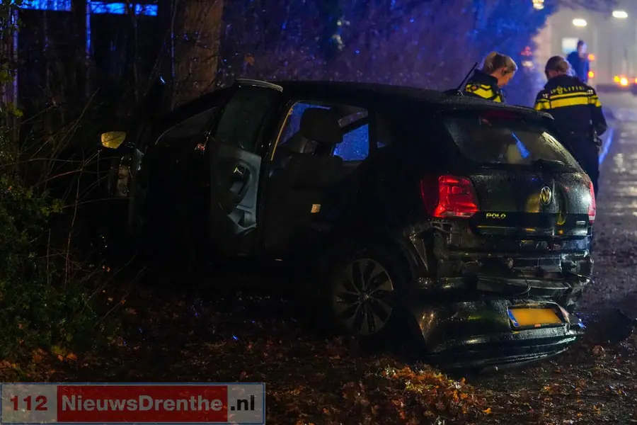 Bestuurder verliest de macht over het stuur op de Boermarkeweg in Emmen