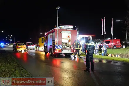 Auto op de kop in de sloot in Ter Apel, 77-jarige man overleden — foto 7 van 7