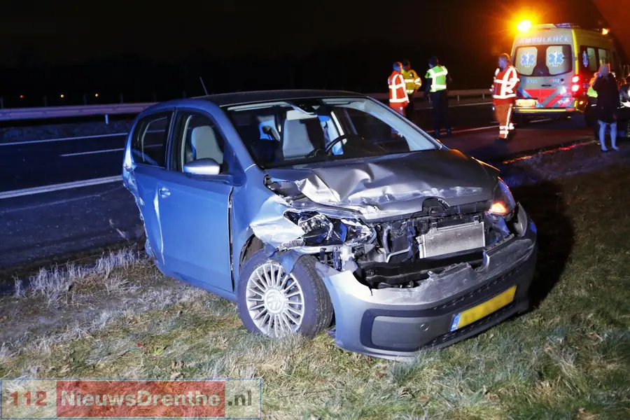 Twee voertuigen botsen op de A37 ter hoogte van Klazienaveen